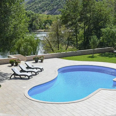 Villa Luxury Five *